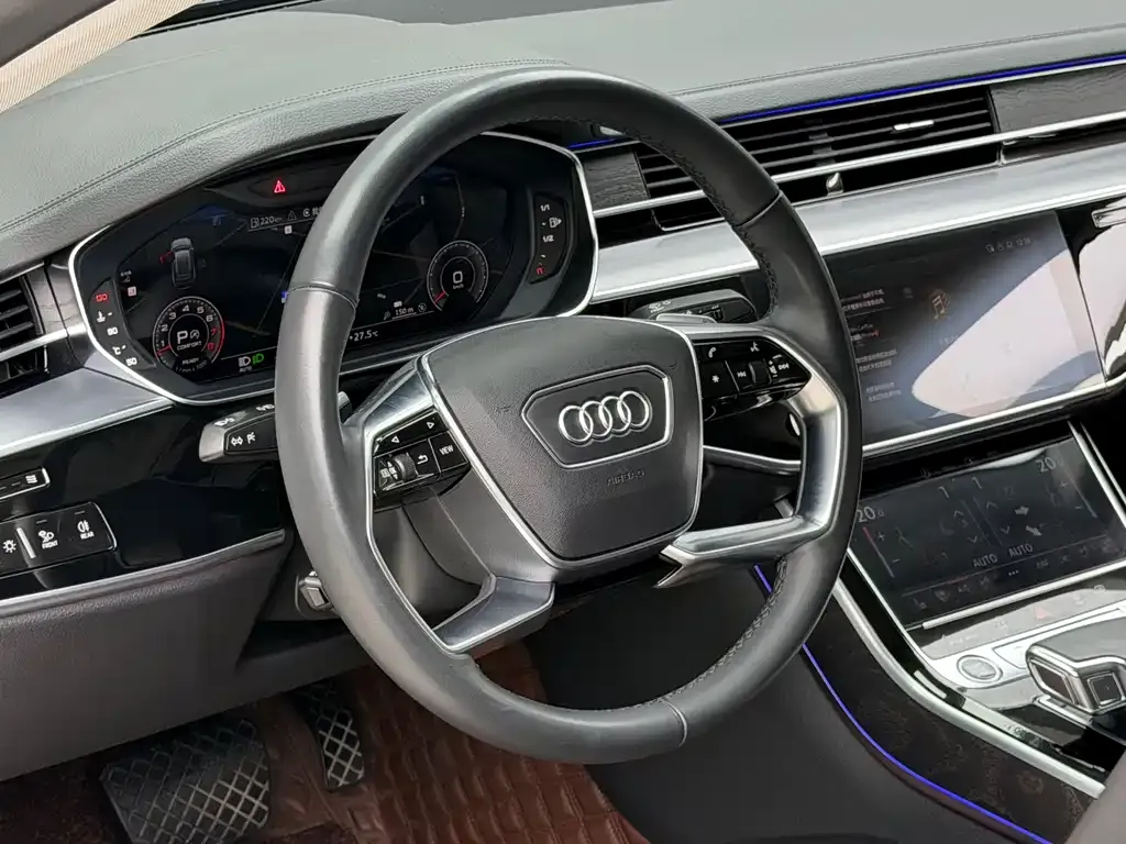 Audi A8 — фото 10