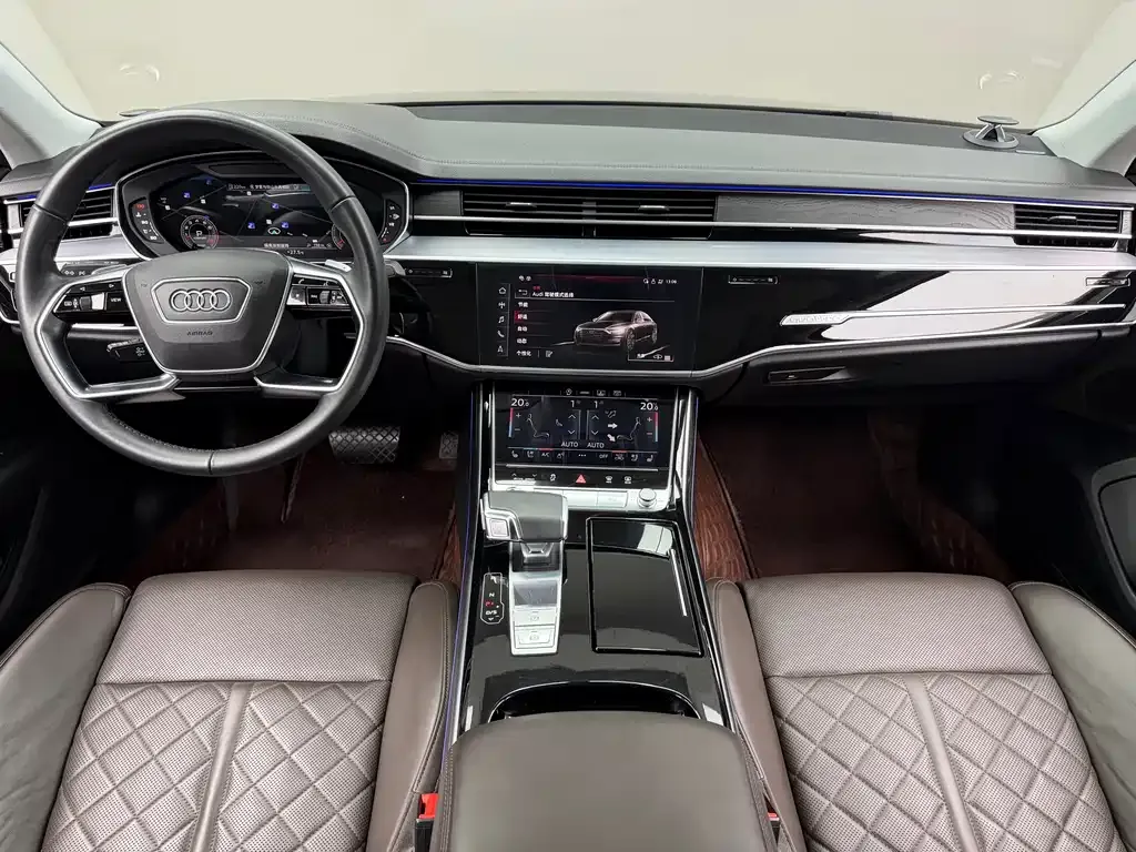 Audi A8 — фото 7