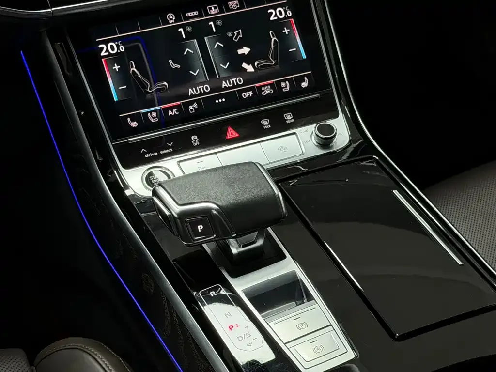 Audi A8 — фото 3