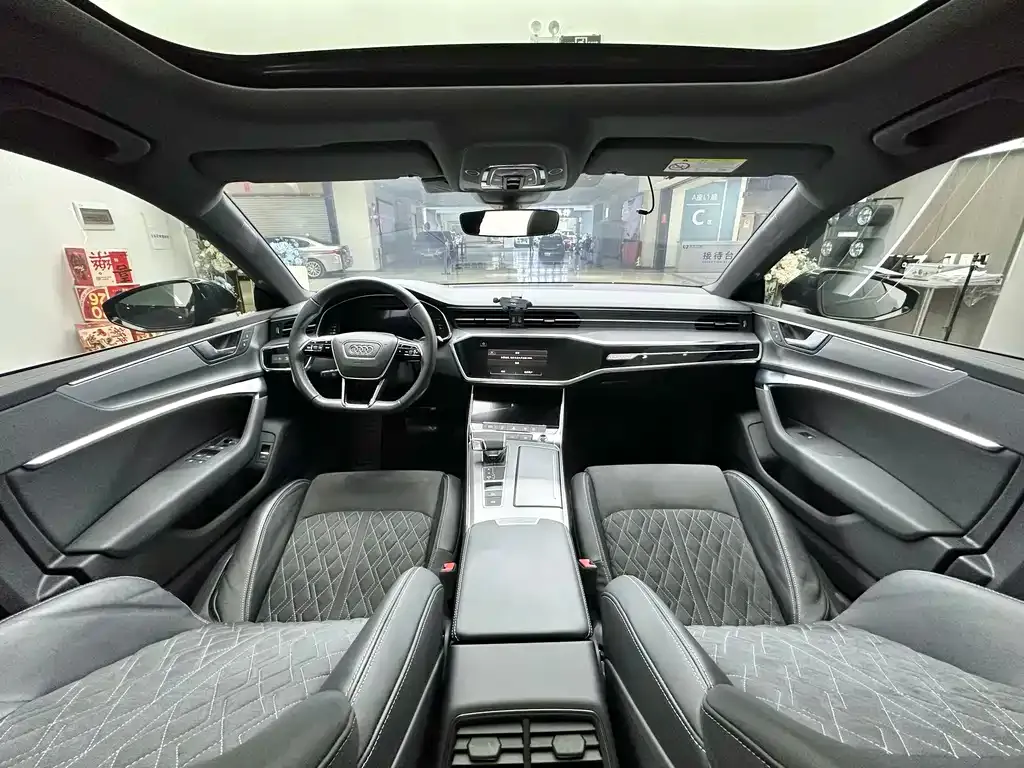Audi A7L — фото 6