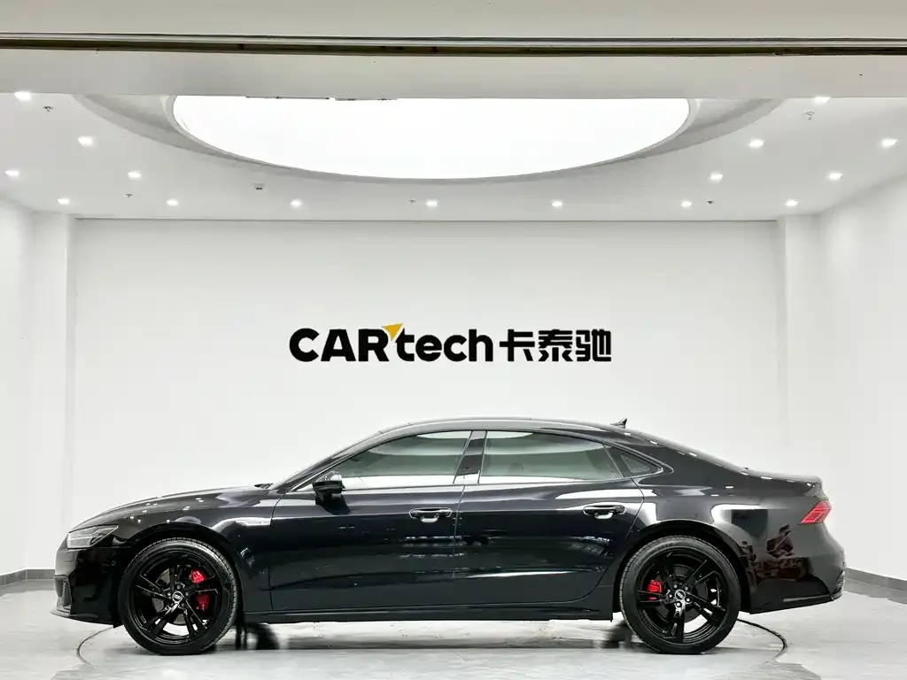 Audi A7L — фото 8