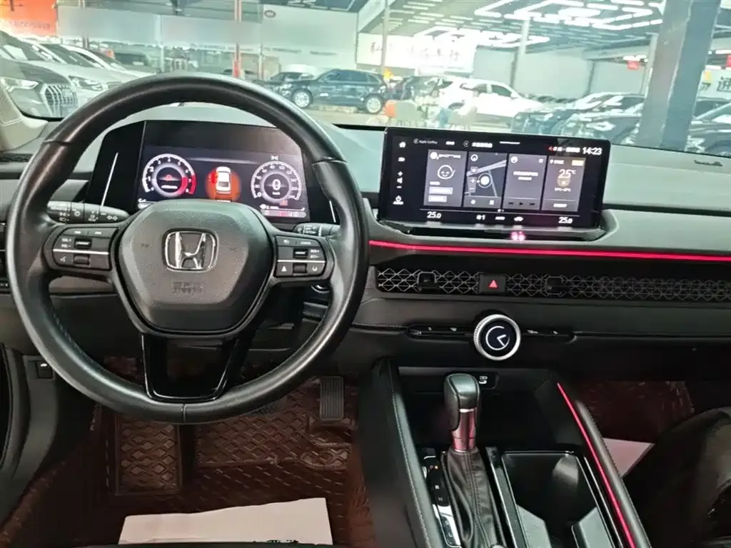 Honda Accord — фото 9