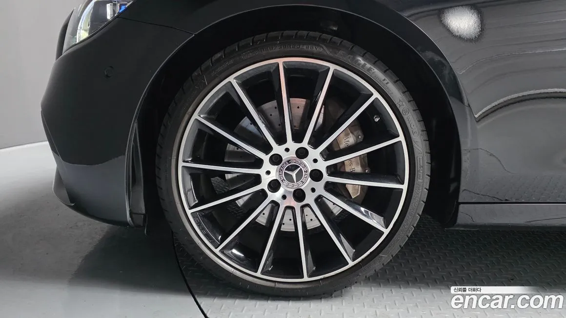 Mercedes-Benz E-Class — фото 10