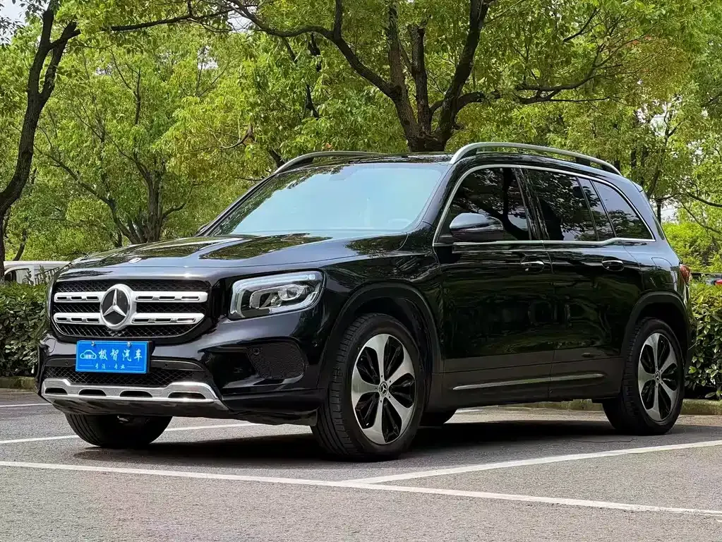 Mercedes-Benz GLB — фото 1