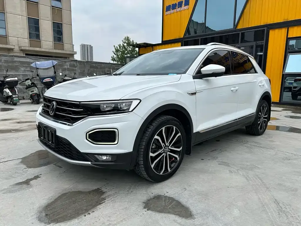 Volkswagen T-Roc — фото 1