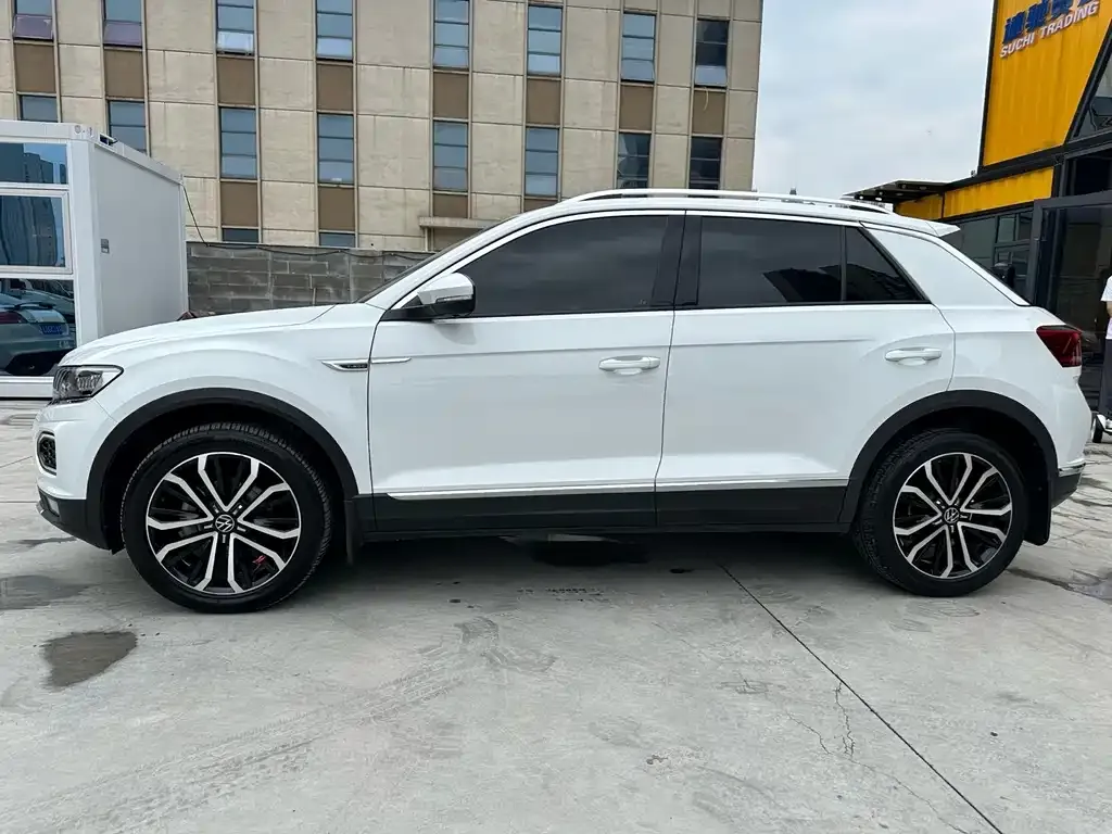 Volkswagen T-Roc — фото 8
