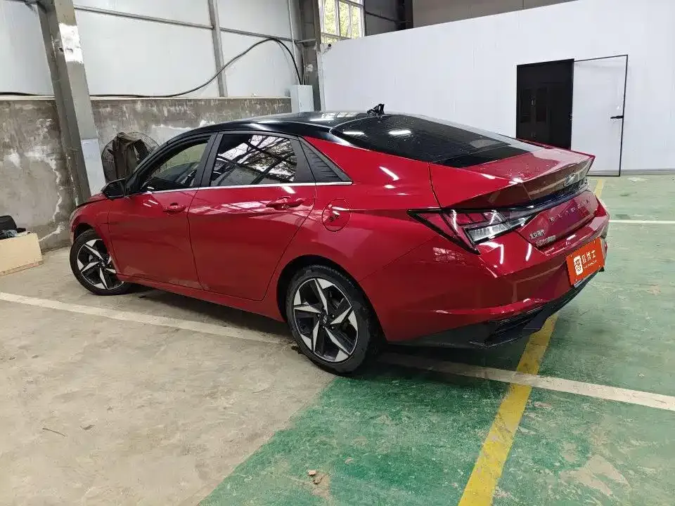 Hyundai Elantra — фото 7