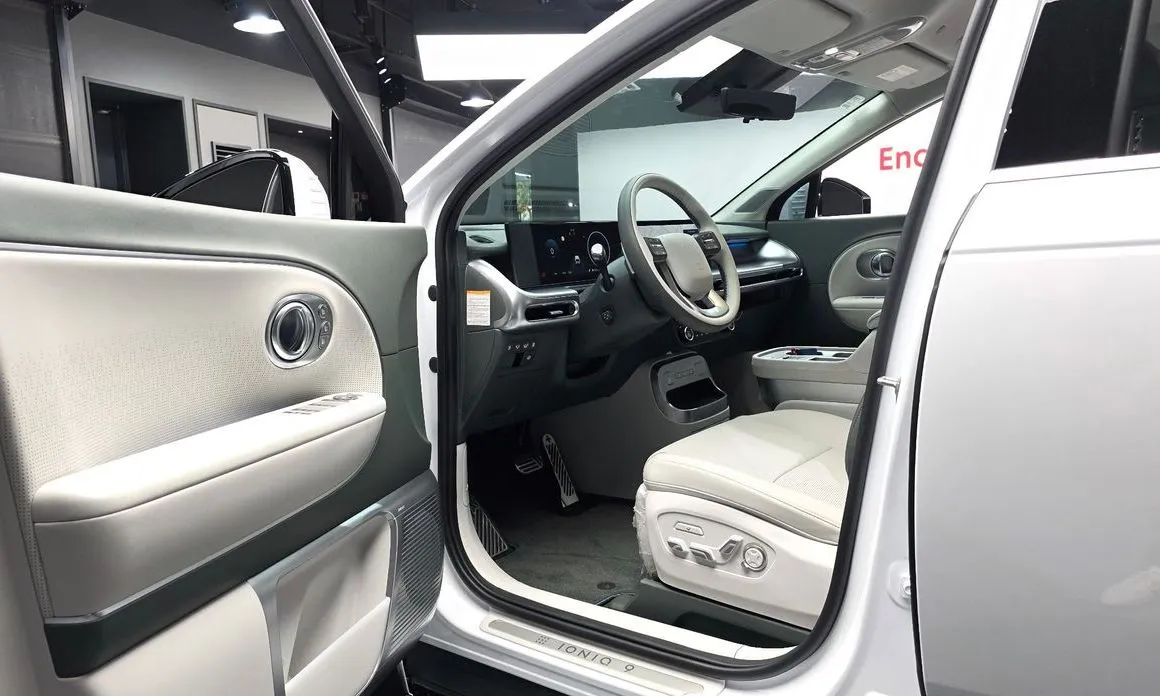 Hyundai Ioniq9 — фото 8