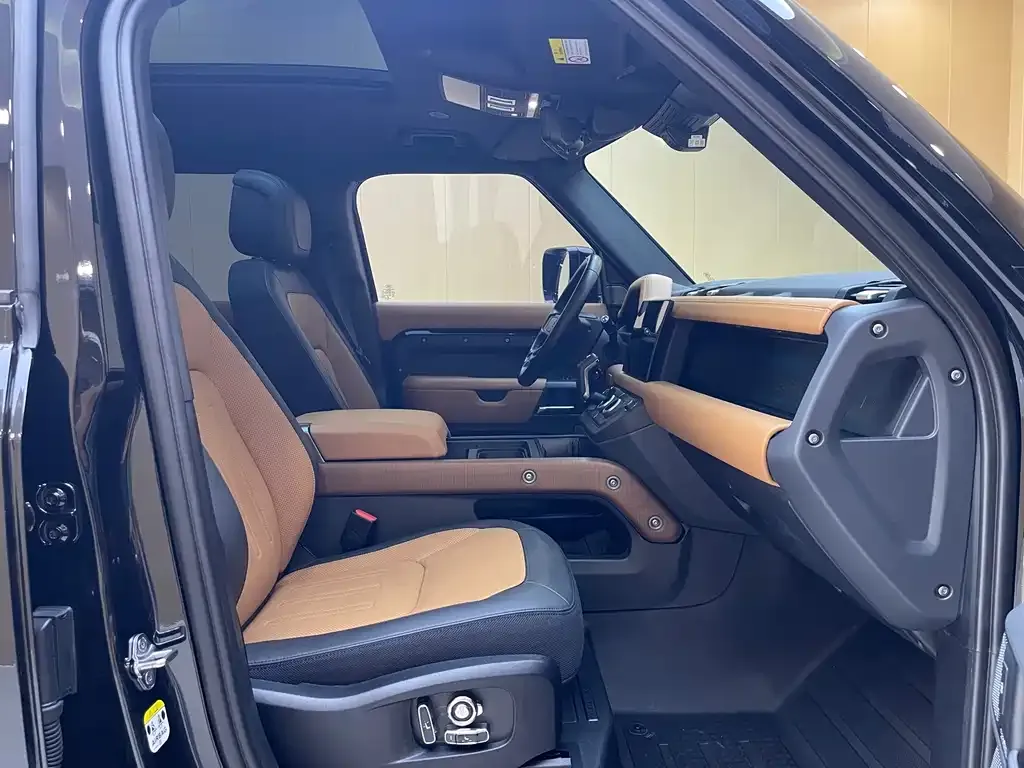 Land Rover Defender — фото 10