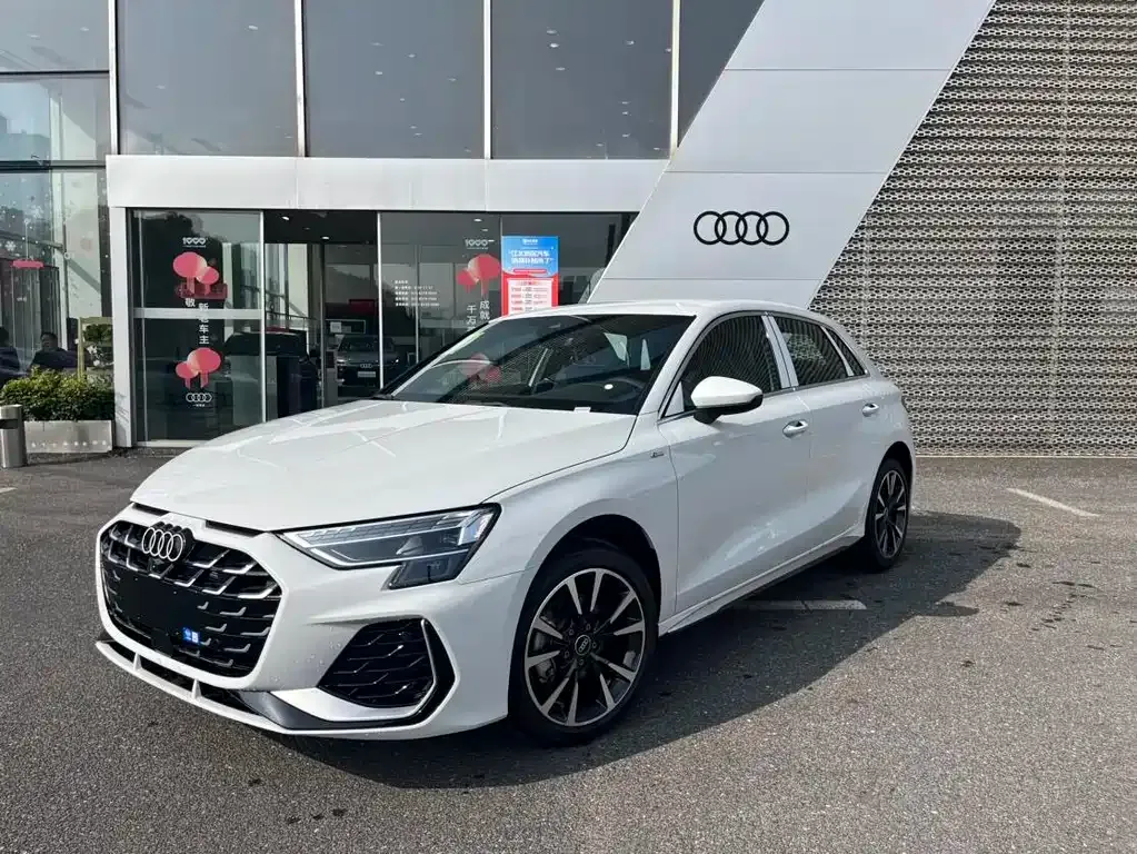 Audi A3 — фото 1