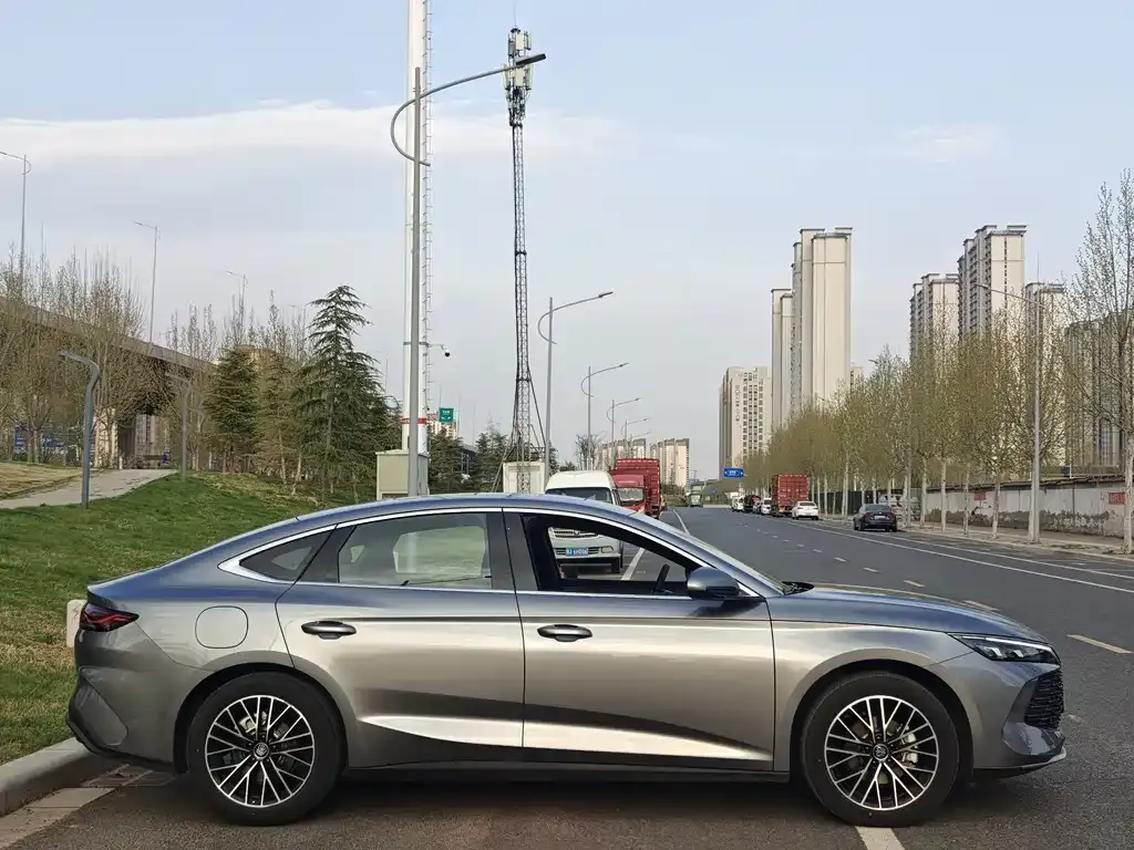 BYD Qin L — фото 4