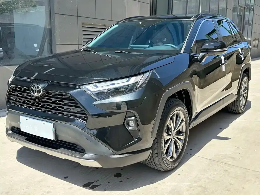 Toyota RAV4 — фото 1