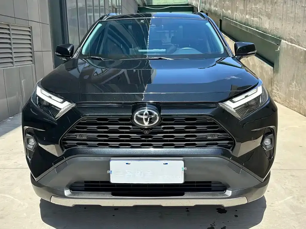 Toyota RAV4 — фото 5