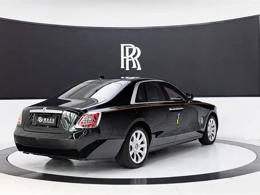 Rolls-Royce Ghost — фото 7