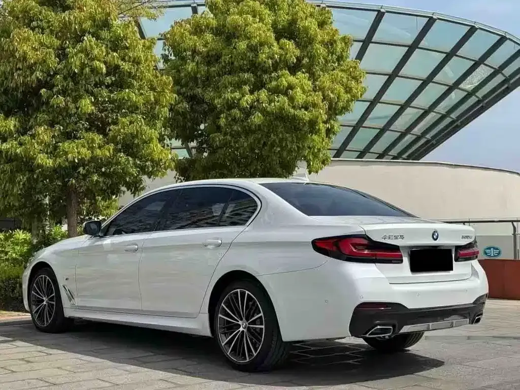 BMW 5 Series — фото 6