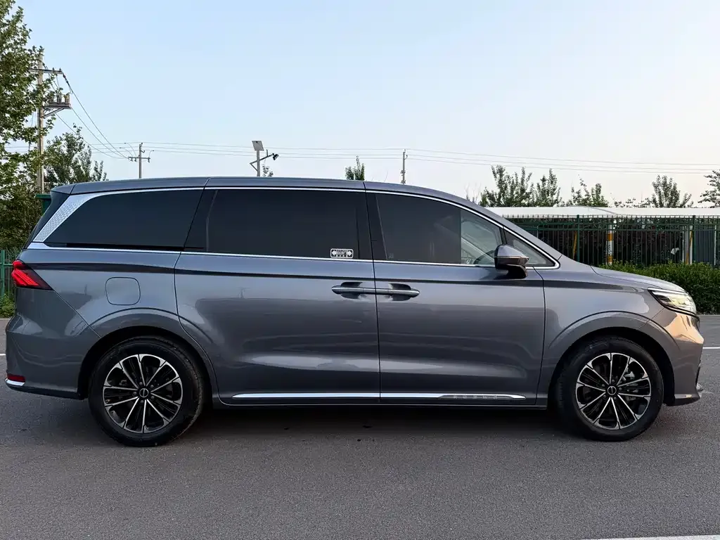 Roewe iMAX8 2022 из CN, фото 7