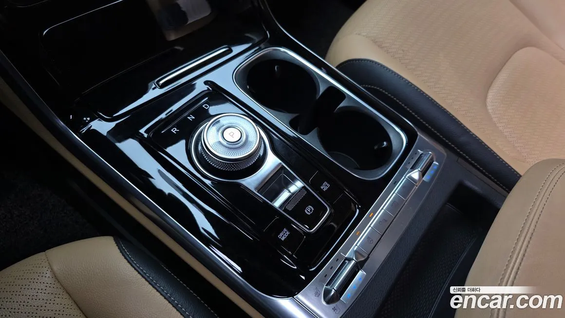 Kia Carnival — фото 10