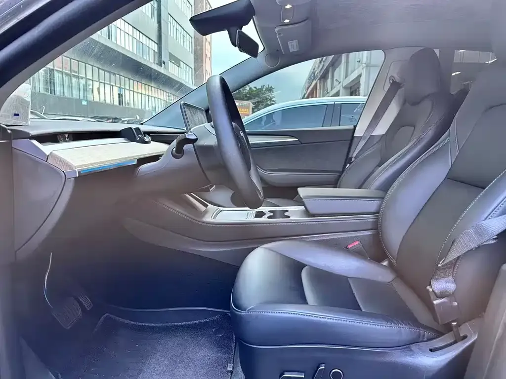 Tesla Model Y — фото 3