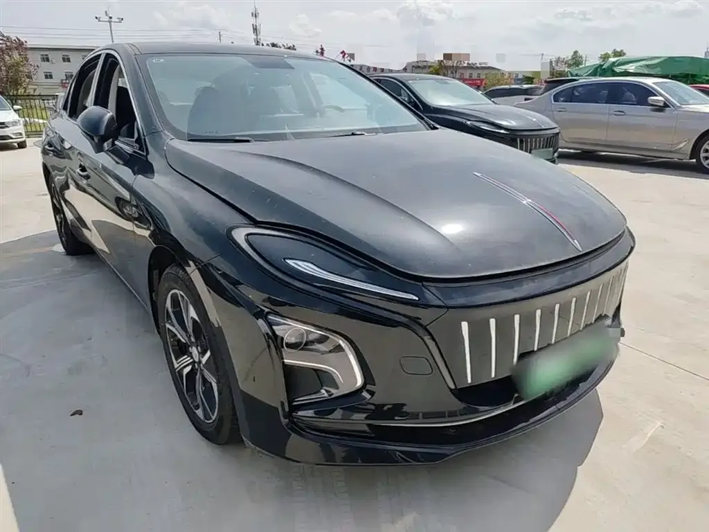 Hongqi E-QM5 — фото 9