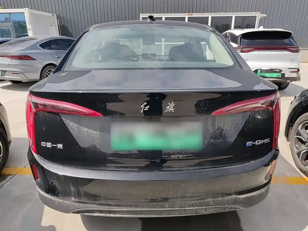 Hongqi E-QM5 — фото 7