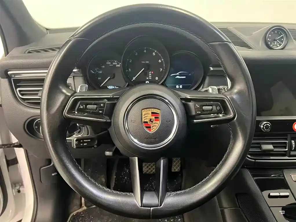 Porsche Macan — фото 9