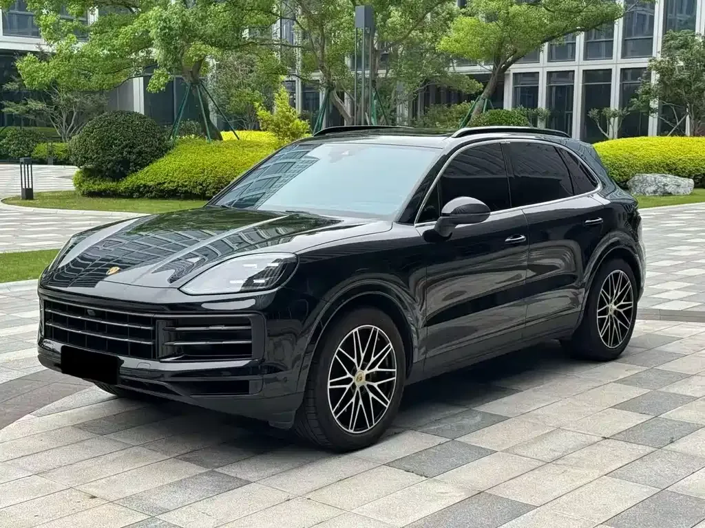 Porsche Cayenne — фото 1