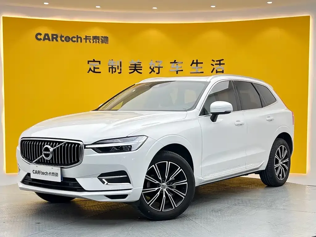 Volvo XC60 — фото 1