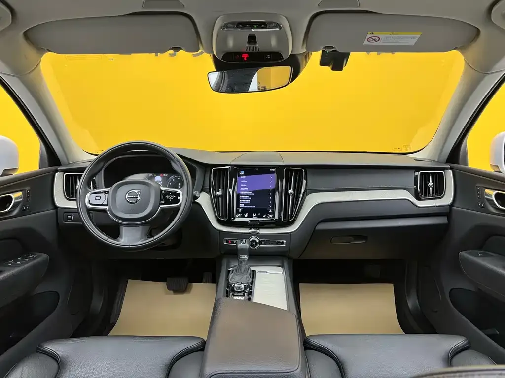 Volvo XC60 — фото 3