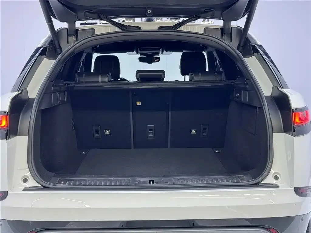 Land Rover Velar — фото 10