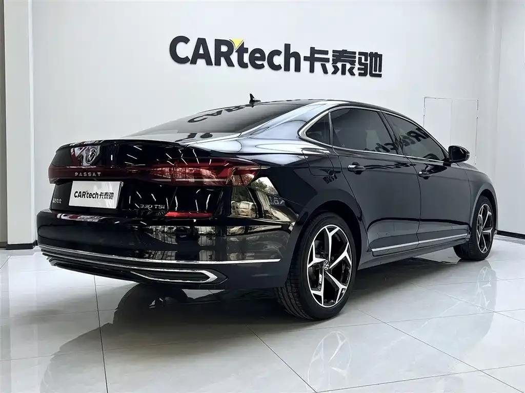 Volkswagen Passat — фото 10