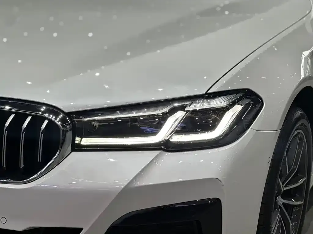 BMW 5 Series — фото 2