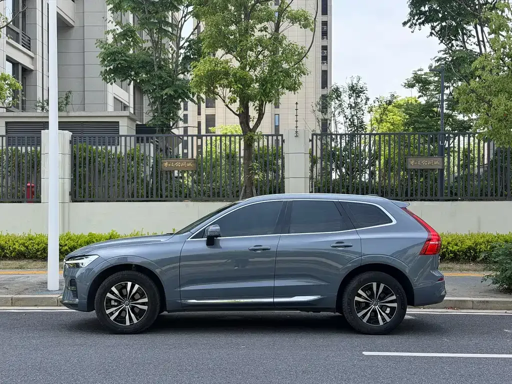 Volvo XC60 — фото 6