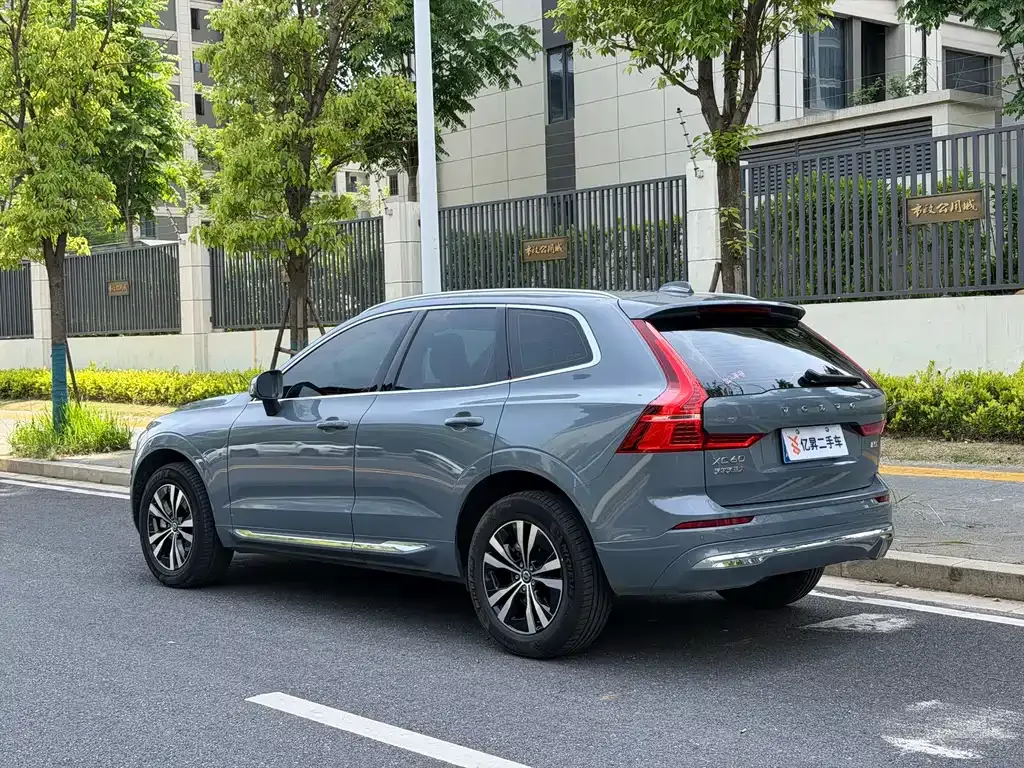 Volvo XC60 — фото 7