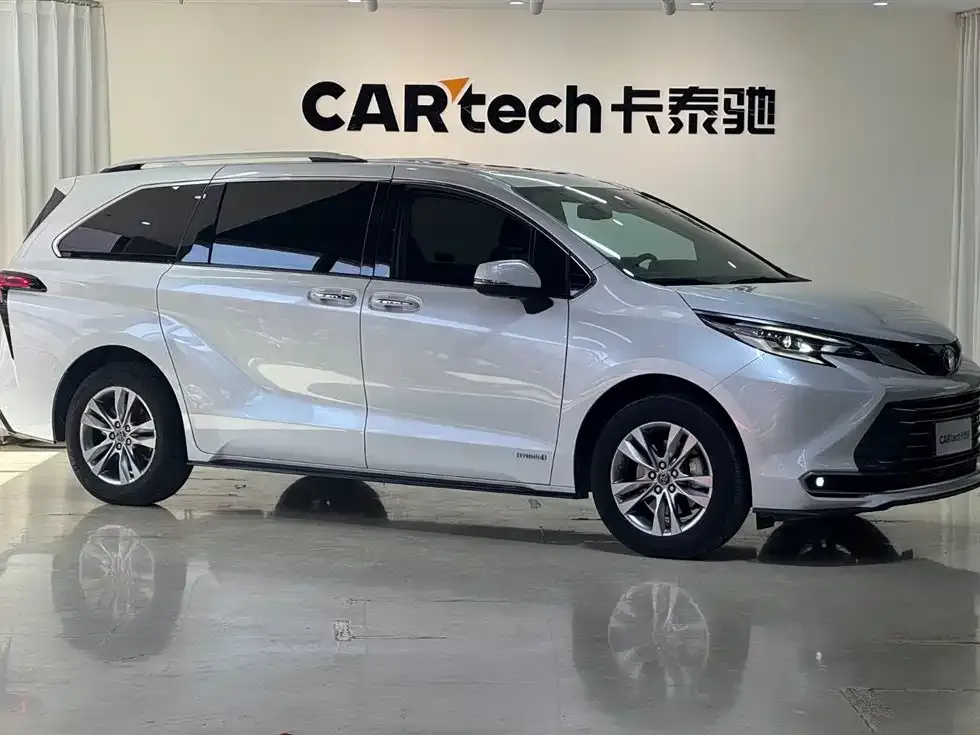 Toyota Sienna — фото 6