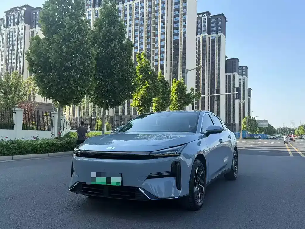 Geely Galaxy L6 — фото 1