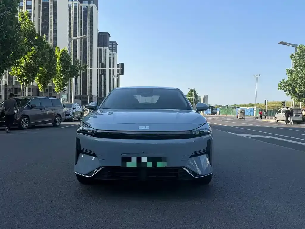 Geely Galaxy L6 — фото 4