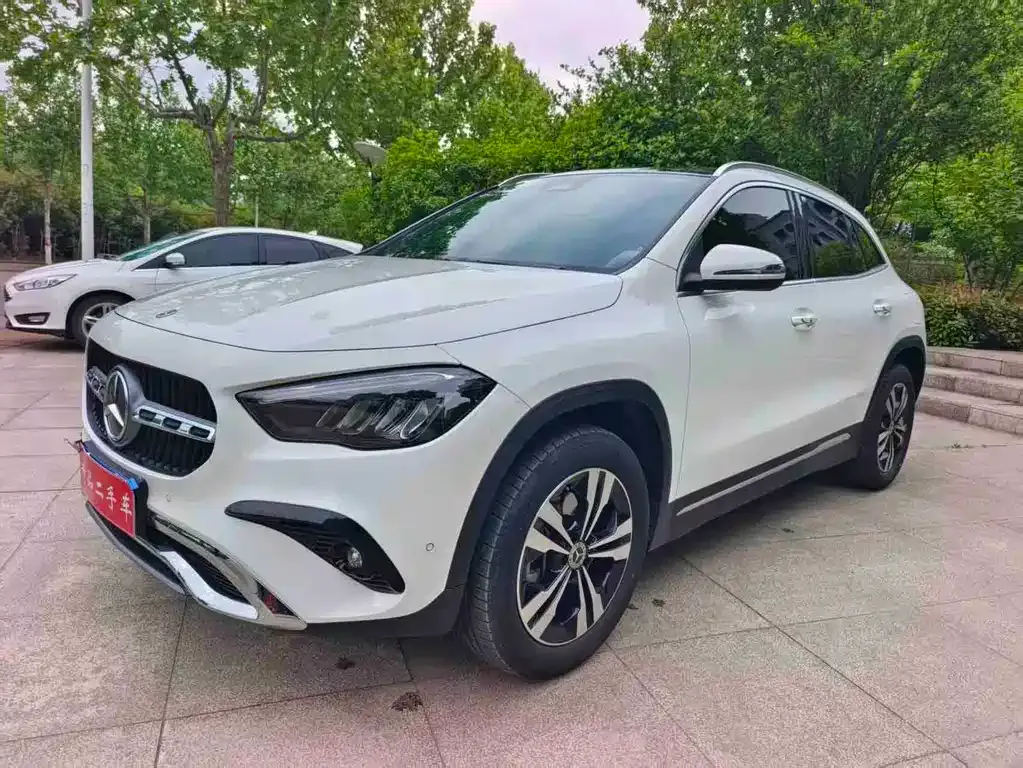 Mercedes-Benz GLA — фото 1