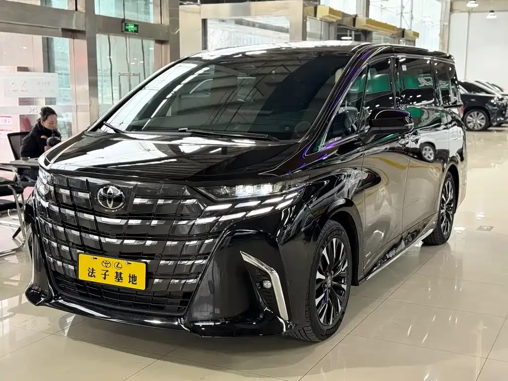 Toyota Alphard — фото 10