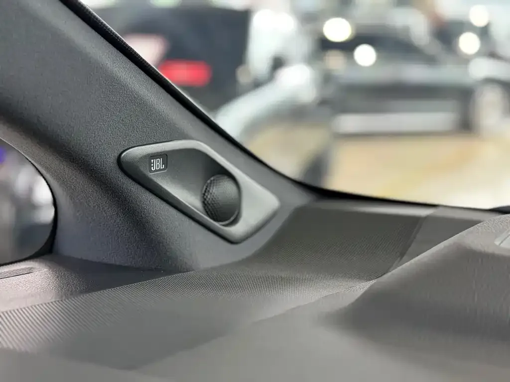 Toyota Alphard — фото 6