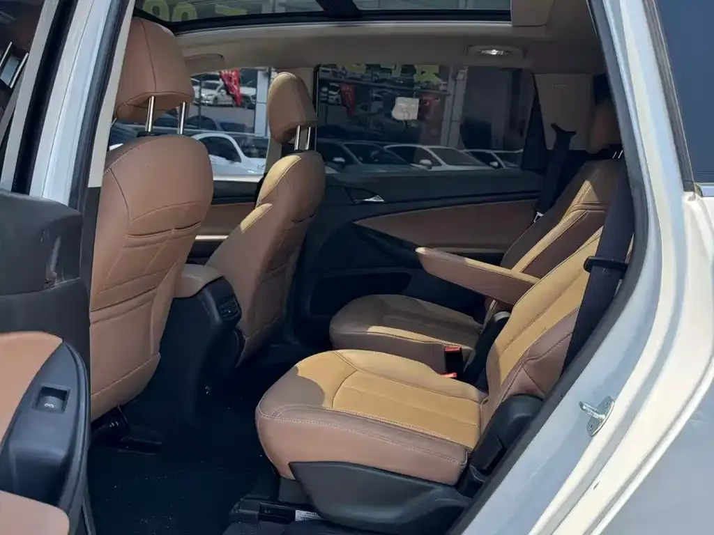 Buick GL6 2023 из CN, фото 2
