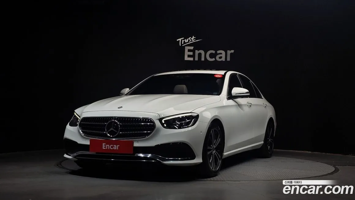 Mercedes-Benz E-Class — фото 1