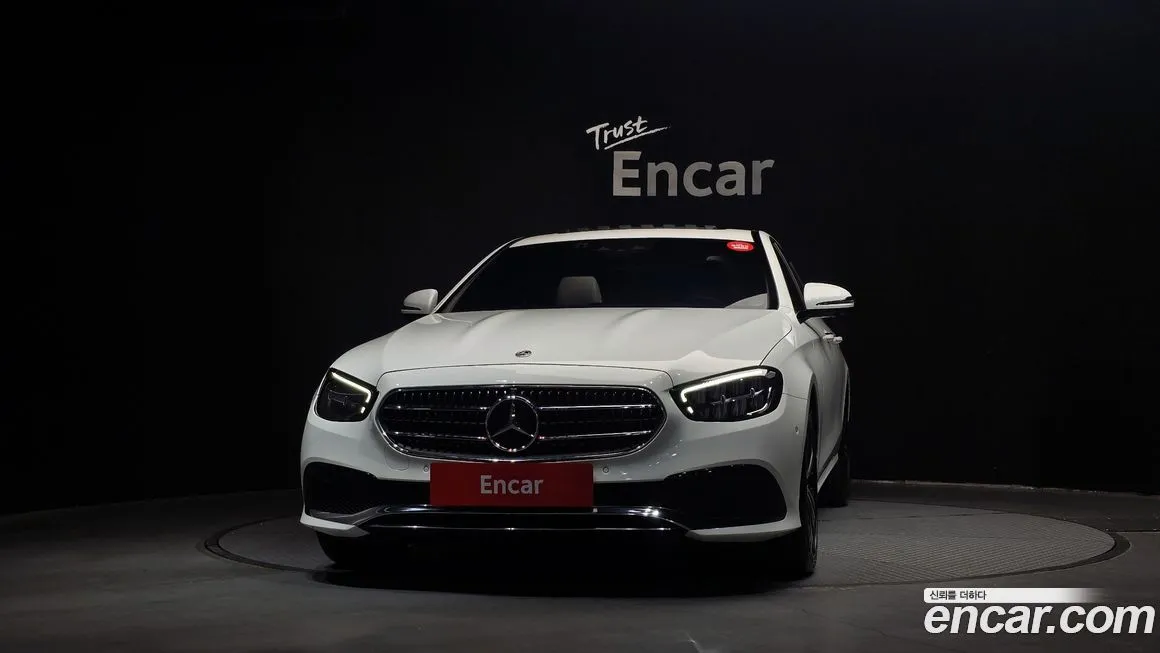 Mercedes-Benz E-Class — фото 2
