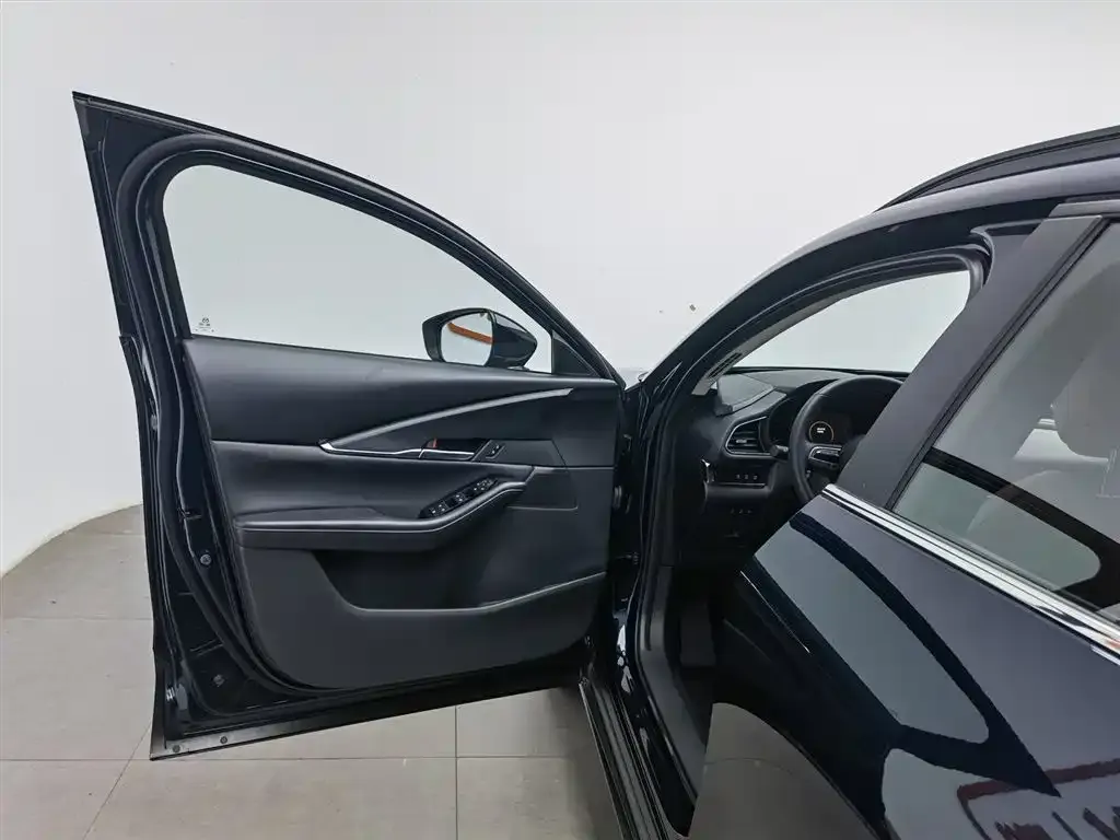 Mazda CX-30 — фото 4