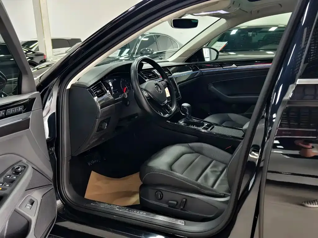Volkswagen Phideon — фото 5