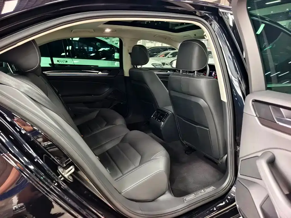 Volkswagen Phideon — фото 2