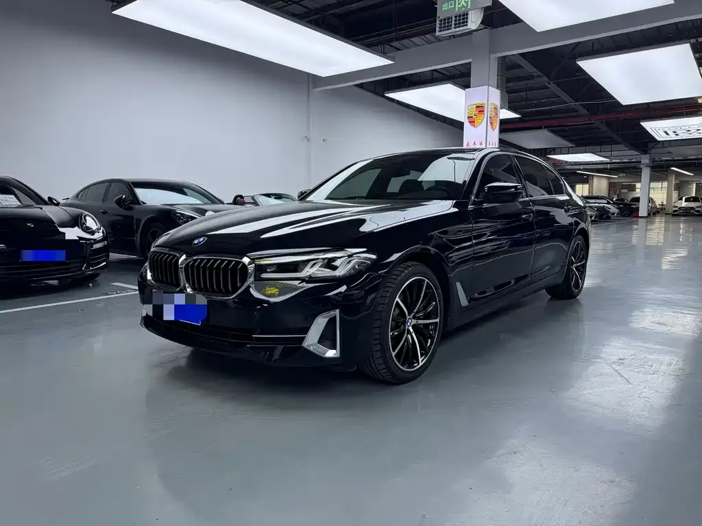 BMW 5 Series — фото 1