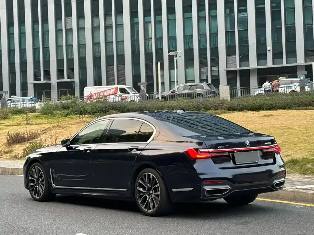 BMW 7 Series 2021 из CN, фото 7