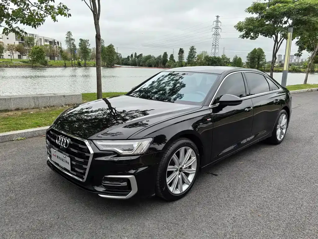 Audi A6L — фото 1