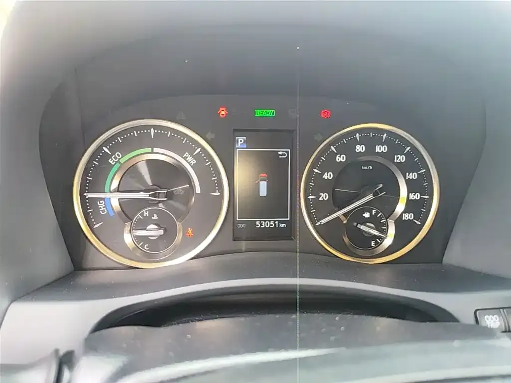 Toyota Alphard — фото 3