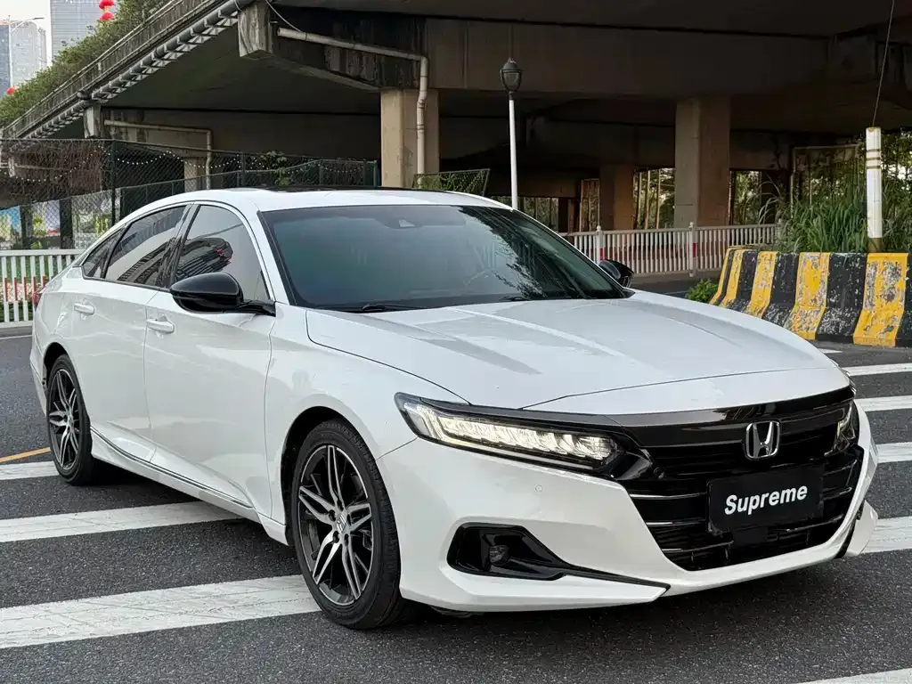 Honda Accord — фото 1
